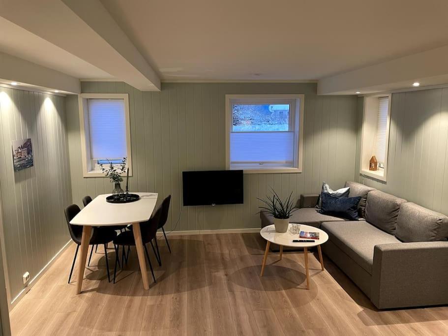 Lofoten - New Apartment, Close To Airport. Leknes Eksteriør bilde