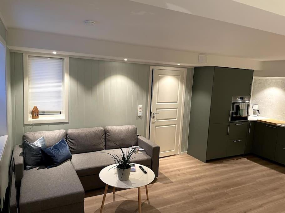 Lofoten - New Apartment, Close To Airport. Leknes Eksteriør bilde
